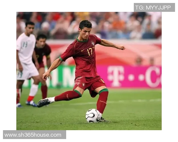 C罗引领金元足球时代的明星魅力与商业价值探讨