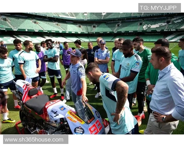 高清足球明星踏板图片展现运动魅力与激情瞬间