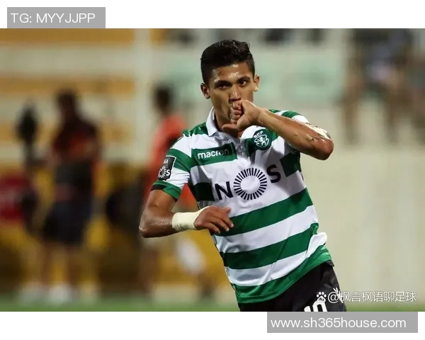 足球明星日常训练揭秘：如何保持巅峰状态与竞技水平